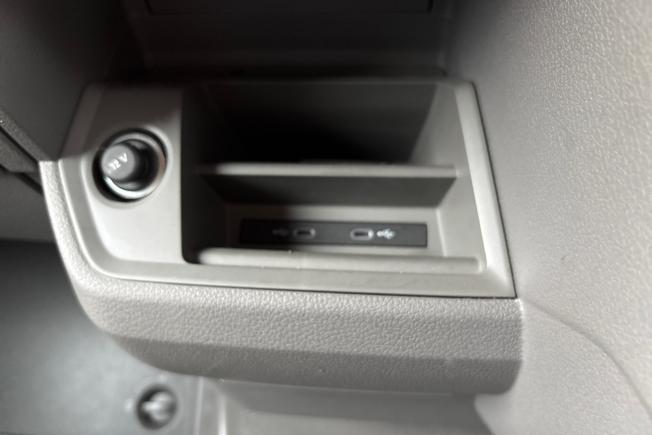 VOLKSWAGEN Crafter Photo 27