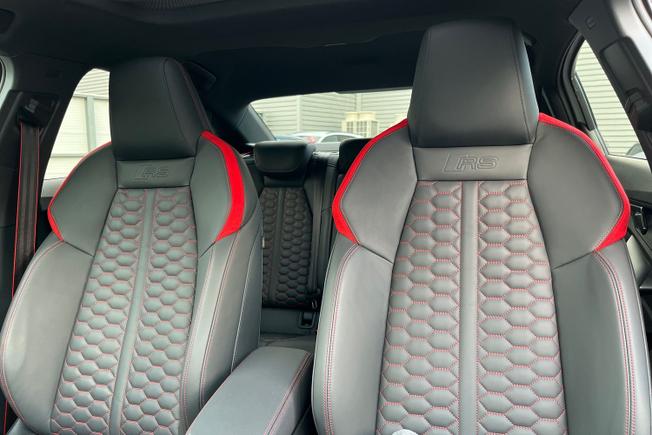 AUDI RS3 Photo 21