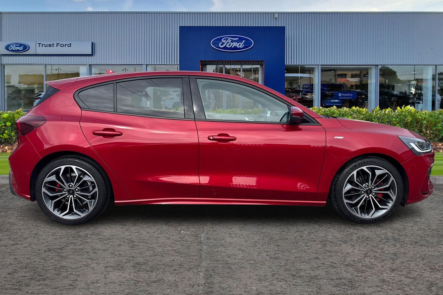Ford FOCUS Photo 2