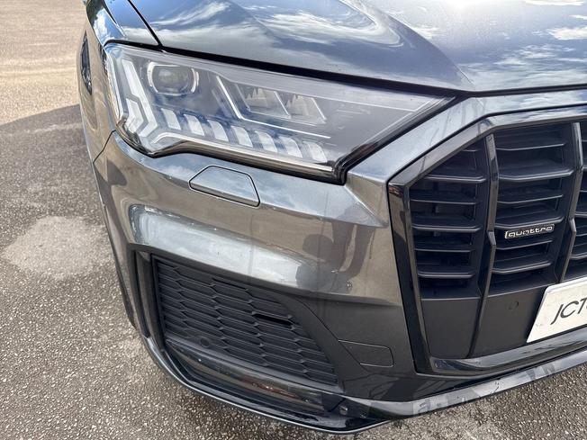 AUDI Q7 Photo 19