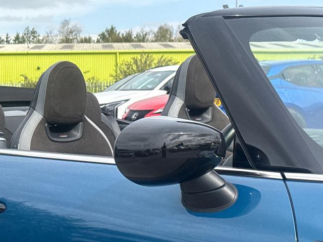 MINI Convertible Photo 20