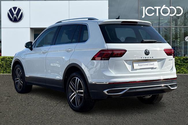 VOLKSWAGEN Tiguan Photo 3