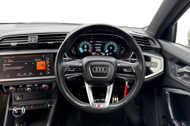 AUDI Q3 Photo 11