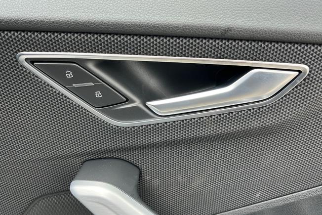 AUDI Q2 Photo 43