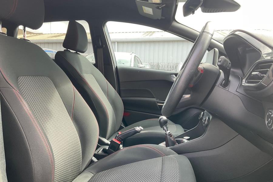 Ford FIESTA Photo autoimg-9d53b941fc44d210cbfad9085d7c3784211a012a.jpg