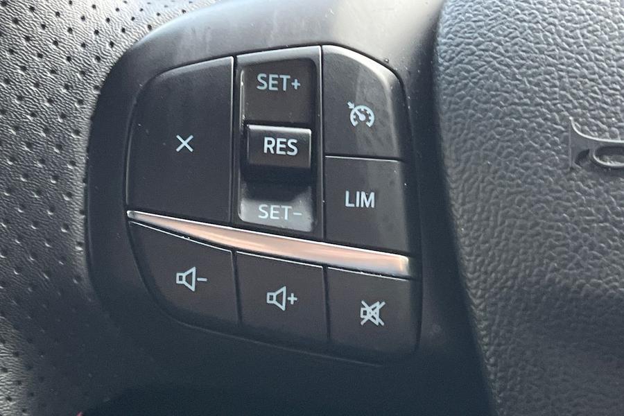 Ford KUGA Photo autoimg-9d5724c49ed82a1a3aa9ea5d566016c20c3c5791.jpg