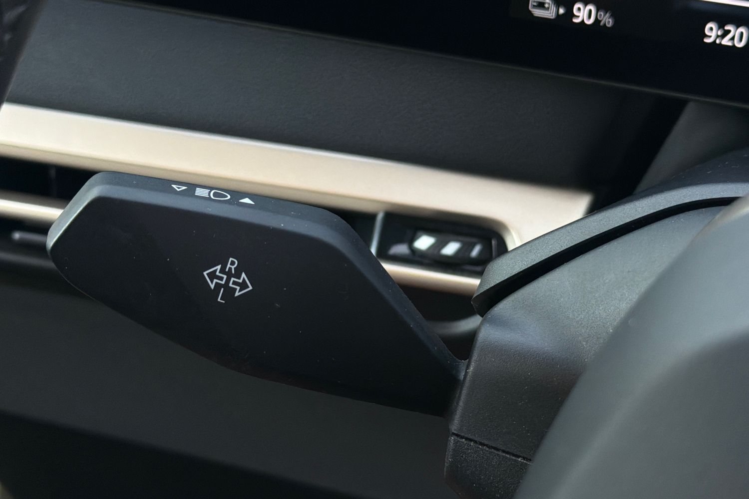 BMW iX Photo 13