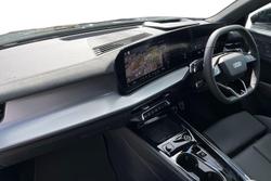 AUDI Q3 Photo 2