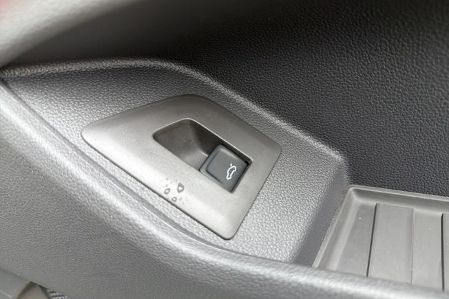 VOLKSWAGEN Multivan Photo 38