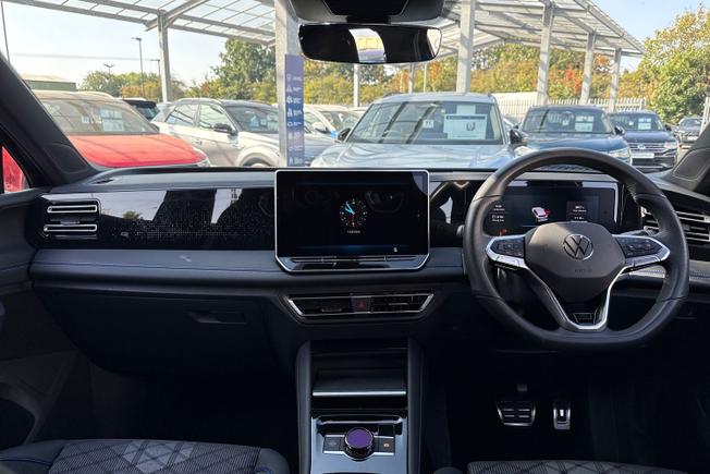VOLKSWAGEN Tiguan Photo 10