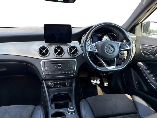 MERCEDES-BENZ Gla Photo 11