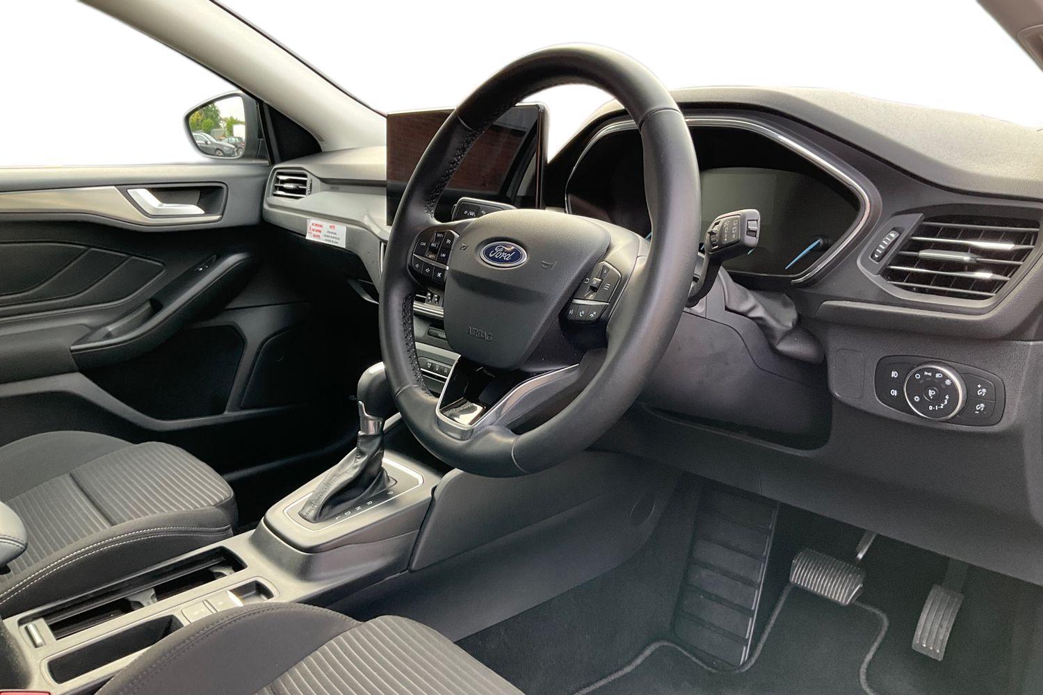 Ford Focus Photo 8