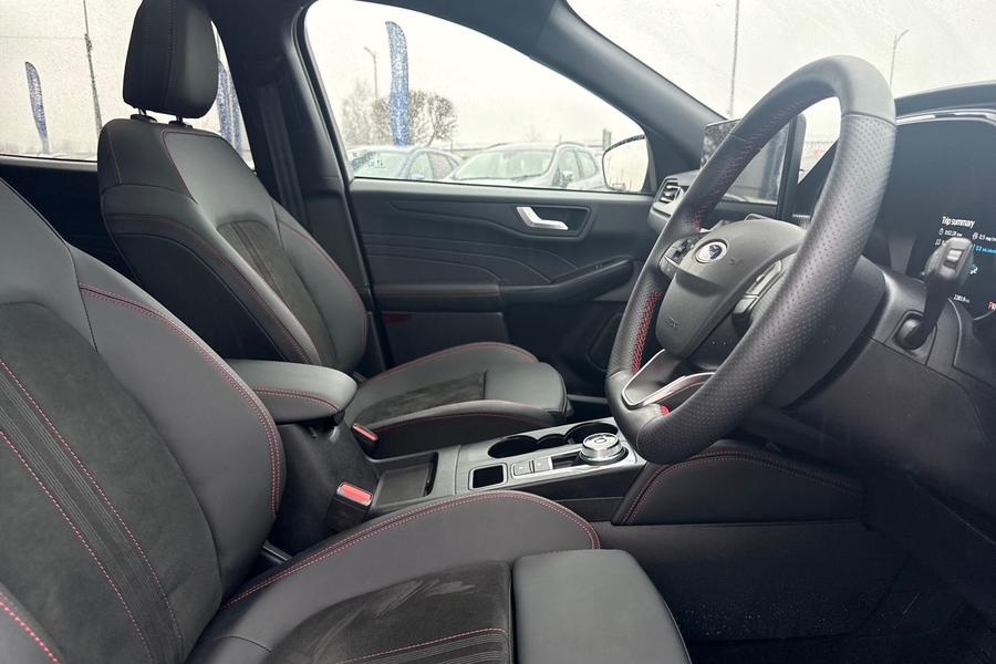 Ford KUGA Photo autoimg-9d7288f276bd17d895341dea5d6d17cfc2122f3b.jpg