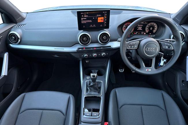AUDI Q2 Photo 10