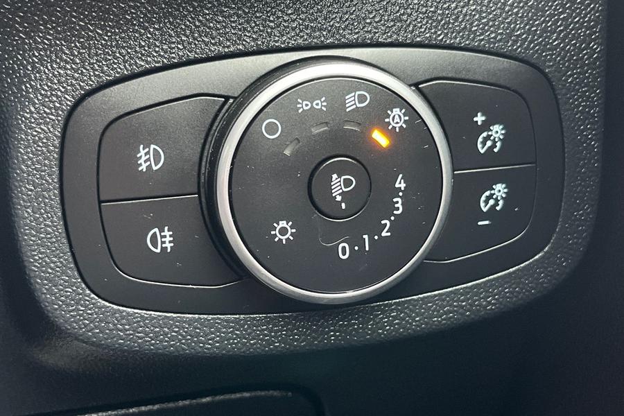 Ford FIESTA Photo autoimg-9d72c467d3c6a9d8a21736985aefa087bd755373.jpg