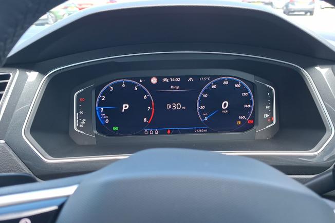 VOLKSWAGEN Tiguan Photo 15