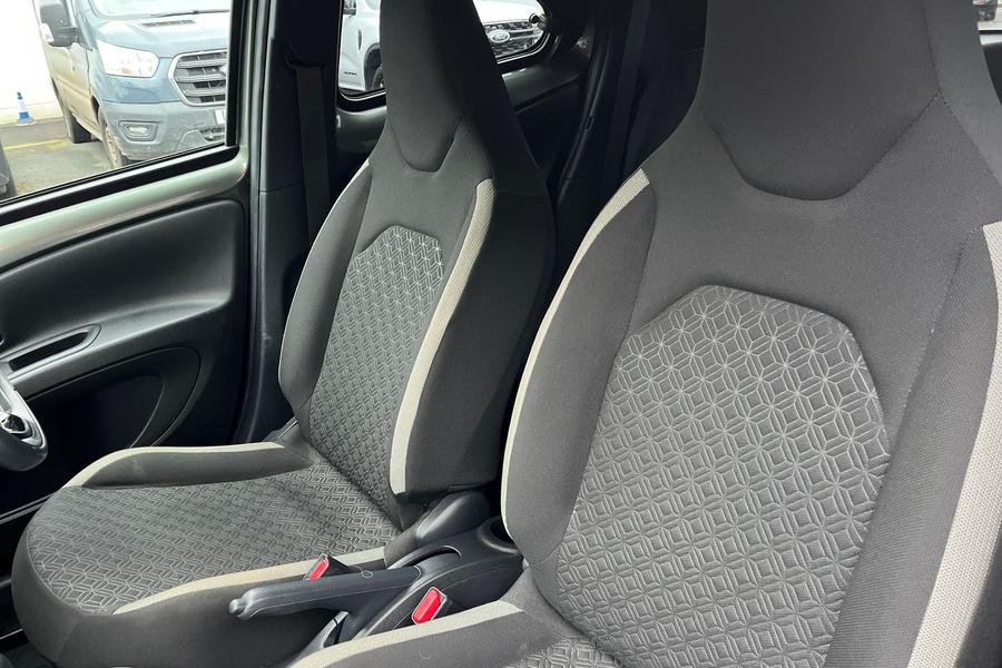 Toyota AYGO X Photo autoimg-9d77e7984a0af26039f5977b20712dc2552c16db.jpg