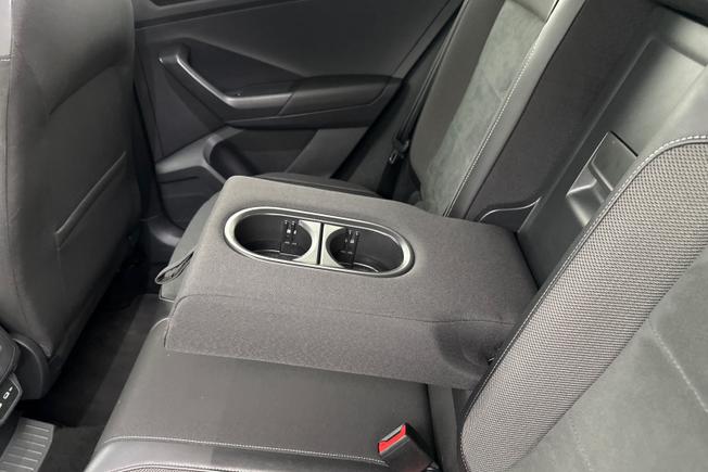 VOLKSWAGEN T-Roc Photo 23