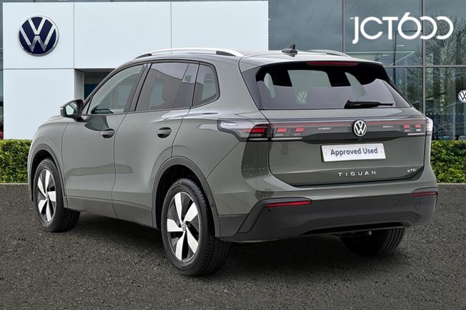 VOLKSWAGEN Tiguan Photo 3