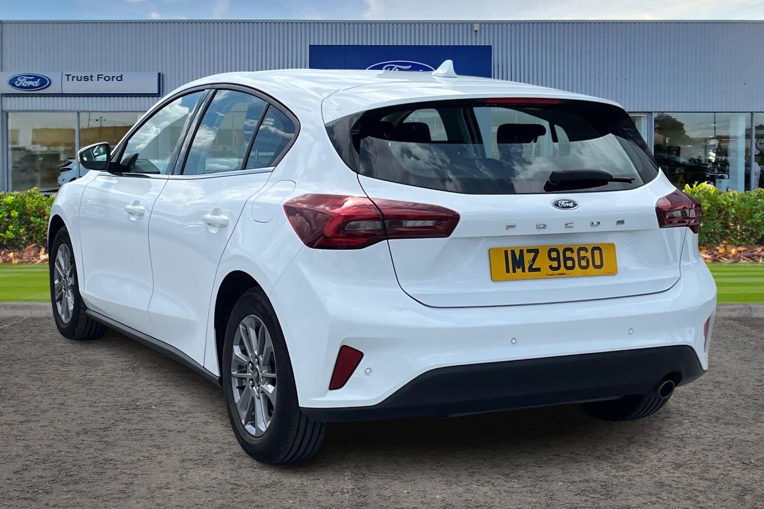 Ford Focus Photo 1
