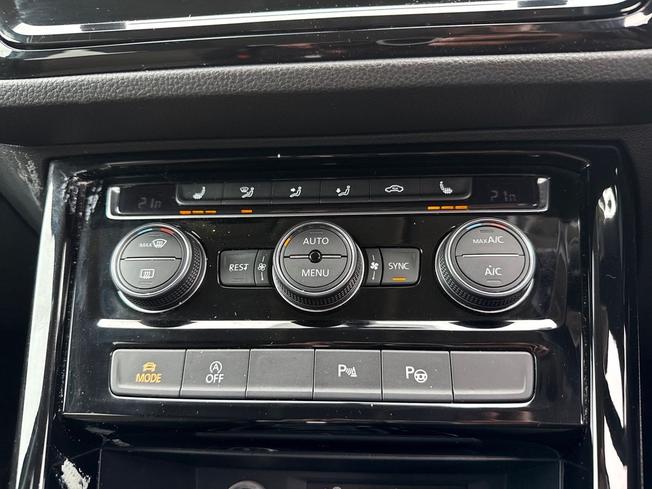 VOLKSWAGEN Touran Photo 35