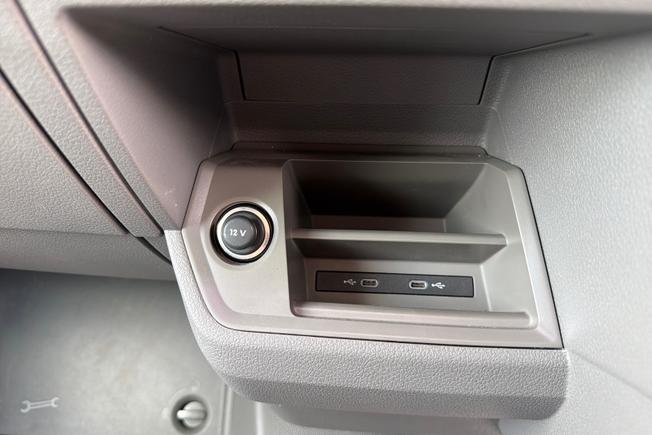 VOLKSWAGEN Crafter Photo 42