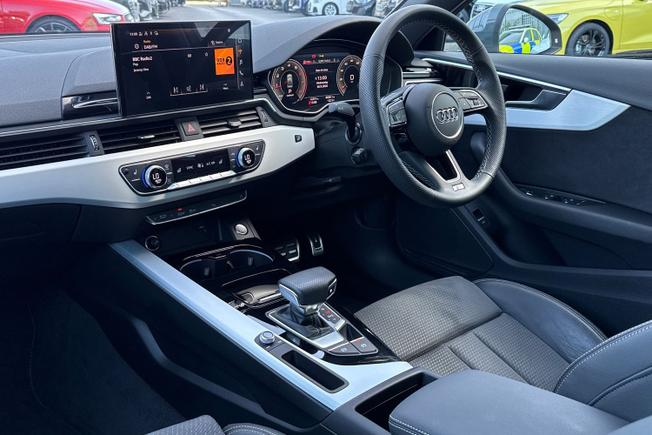 AUDI A4 Photo 26