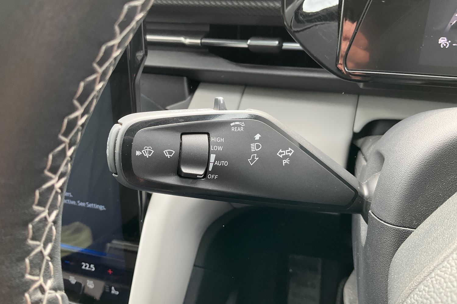 Ford Explorer Photo 13