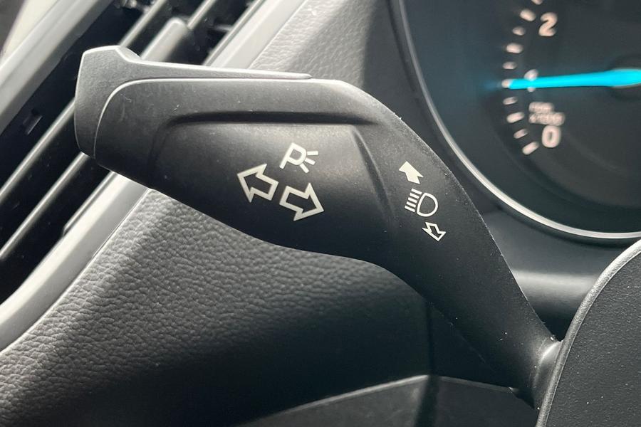 Ford Kuga Photo autoimg-9d89a6330dd7cfa64c9e48f2b9affae6cc98a2bc.jpg