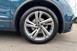VOLKSWAGEN Tiguan Photo 5
