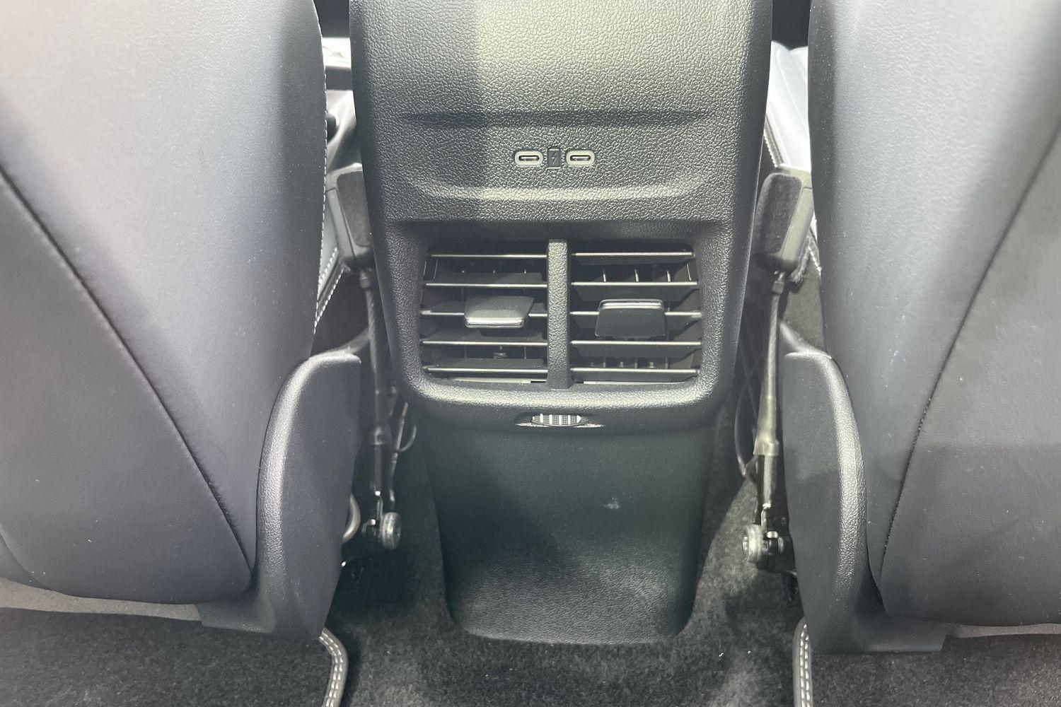 Ford Explorer Photo 32