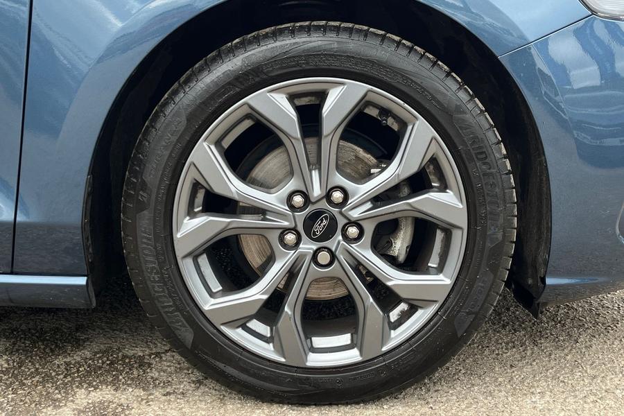 Ford FOCUS Photo autoimg-9d94f52c56939fff7a611cd3bfda63a962b0e701.jpg