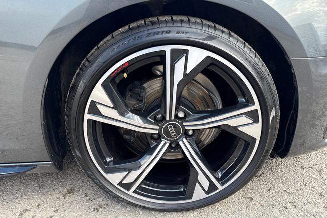 Audi A4 Avant Photo 30