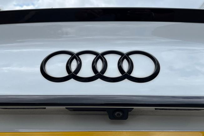 Audi A4 Photo 27