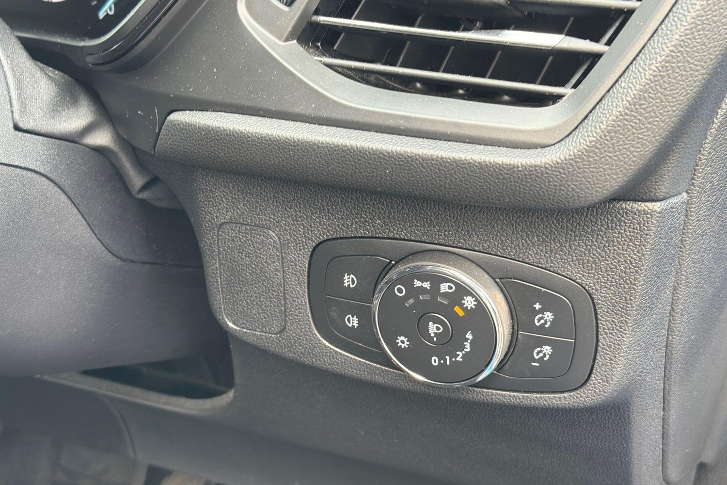 Ford FOCUS Photo 29