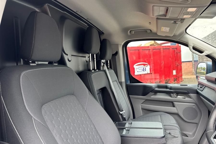 Ford TRANSIT CUSTOM Photo autoimg-9d9ac02679be32bdf5d29398530bf6a70573818a.jpg
