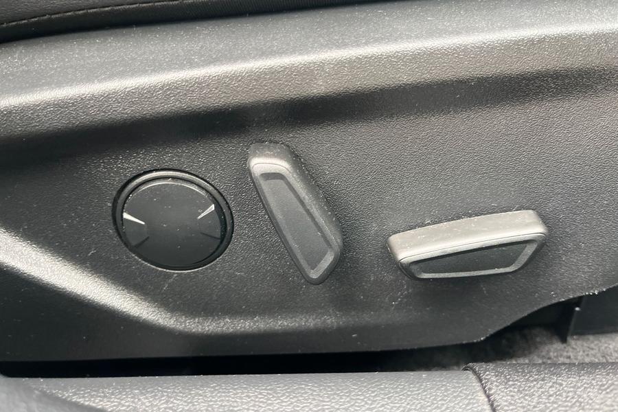Ford FOCUS Photo autoimg-9d9e11fbaf006eb10ca608723a0bd0459a5e94b3.jpg