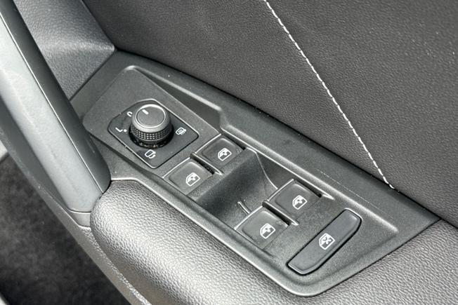 VOLKSWAGEN Tiguan Photo 26