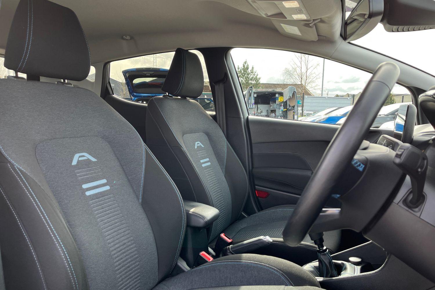Ford Fiesta Photo 16