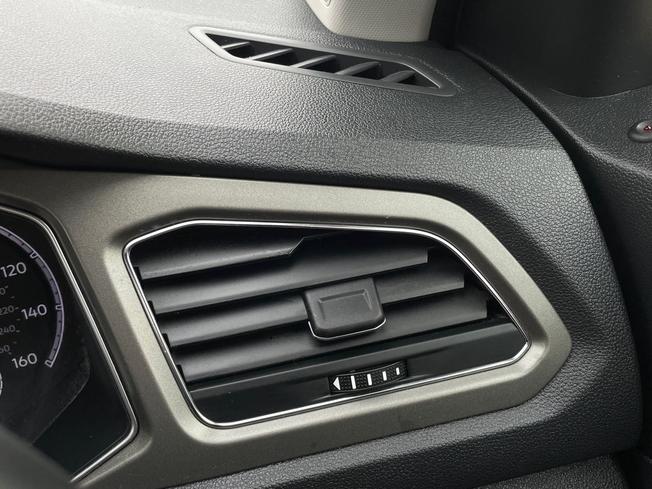 VOLKSWAGEN T-Roc Photo 36