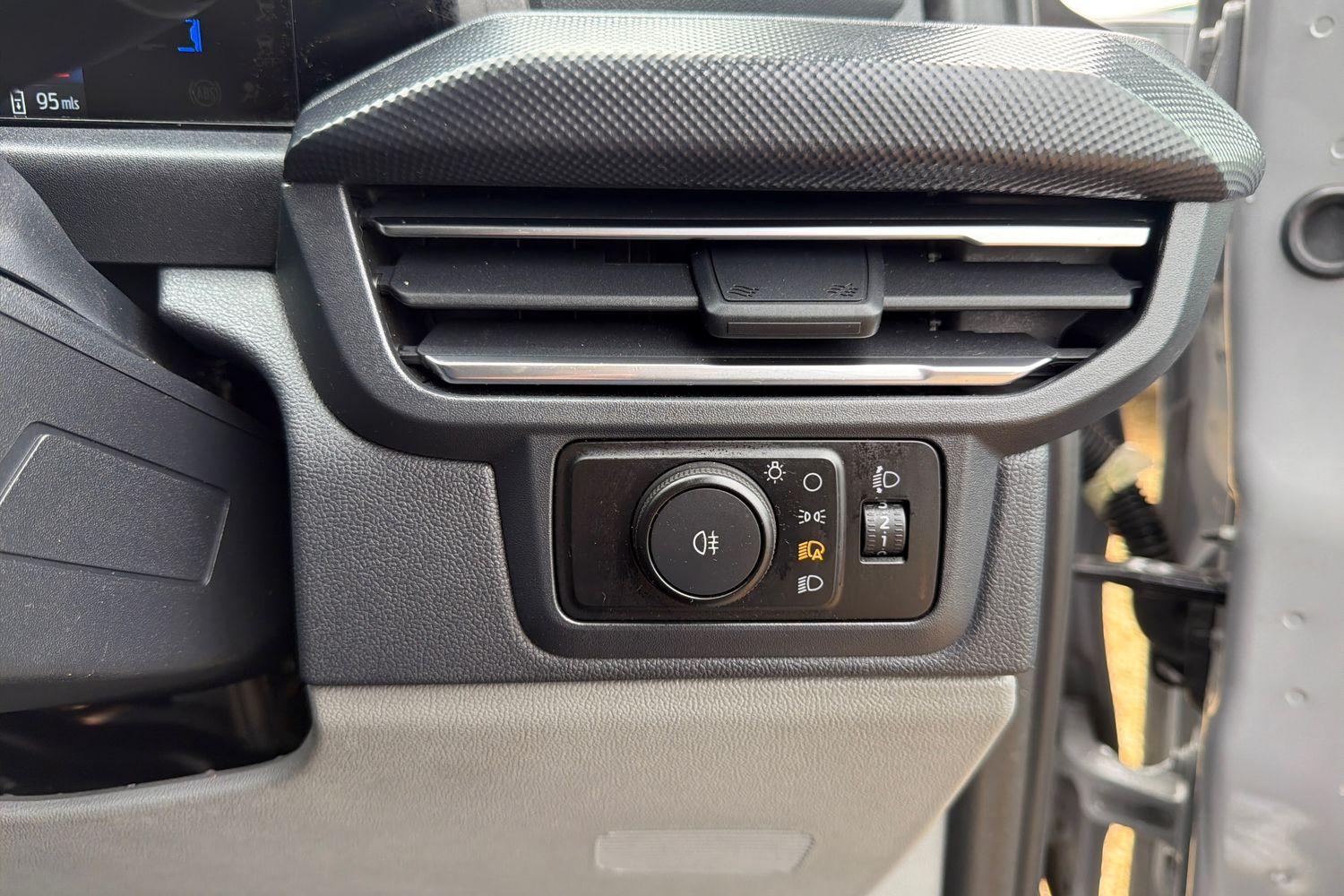 Ford E-TRANSIT CUSTOM Photo 23