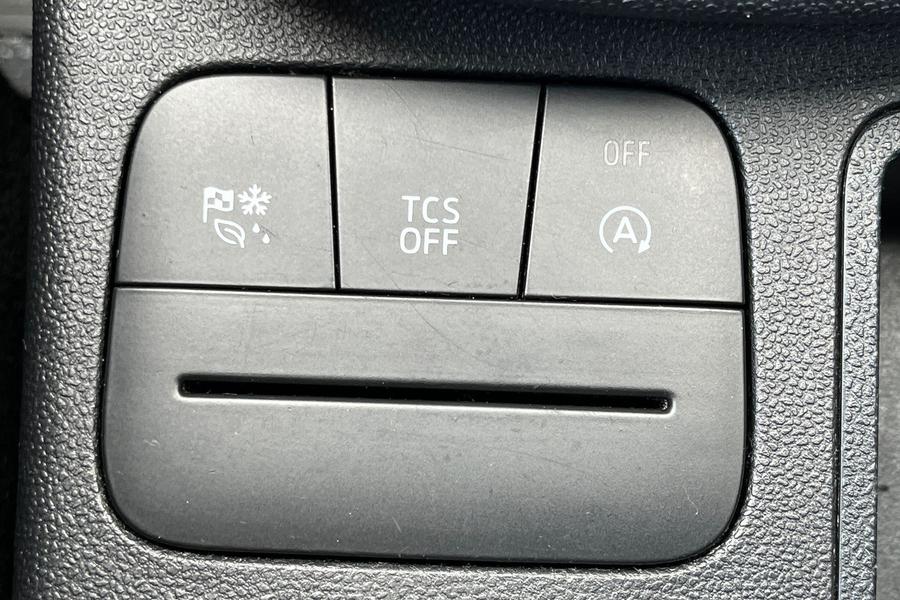 Ford FIESTA Photo autoimg-9db50dbed8ff85c82fe5d9602648260bece48aa8.jpg