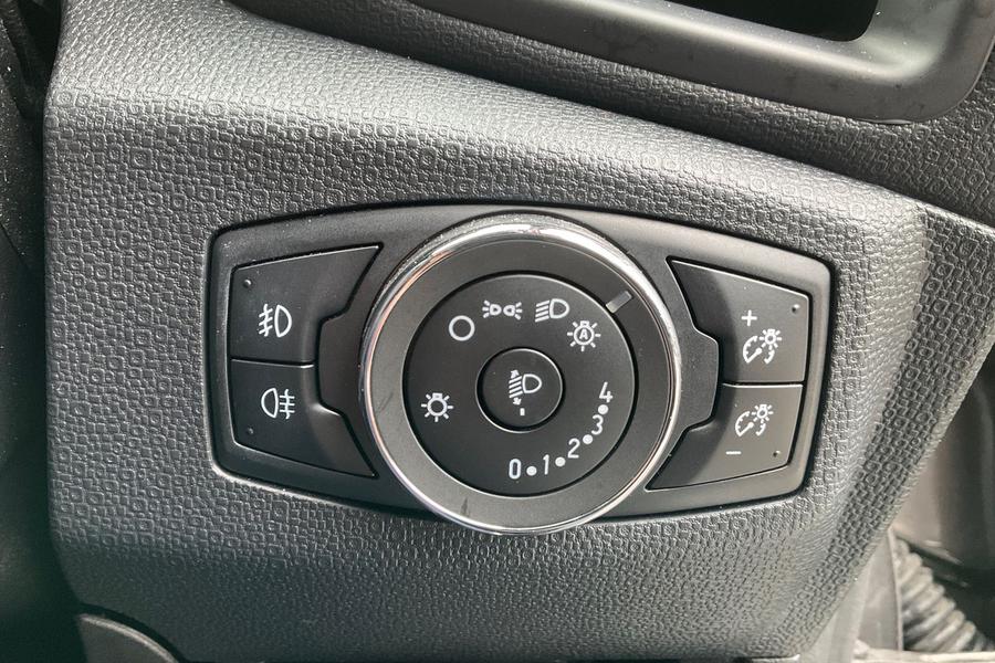 Ford ECOSPORT Photo autoimg-9db8cd01d4302698161941e8e8825e1ae9b68cce.jpg