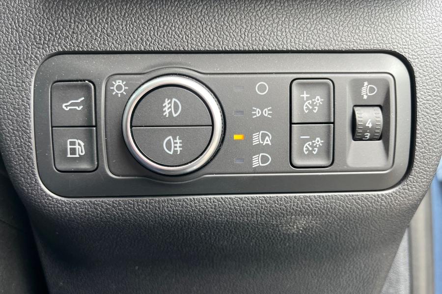 Ford Kuga Photo autoimg-9db92357cc9ed21c22725b57a64066db76b4cf5d.jpg