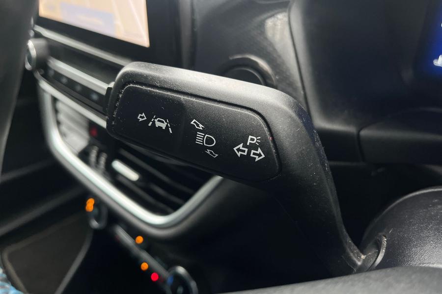 Ford Fiesta Photo autoimg-9dbaa9e39486c5a1fe4f1d5b344b96923d91b788.jpg