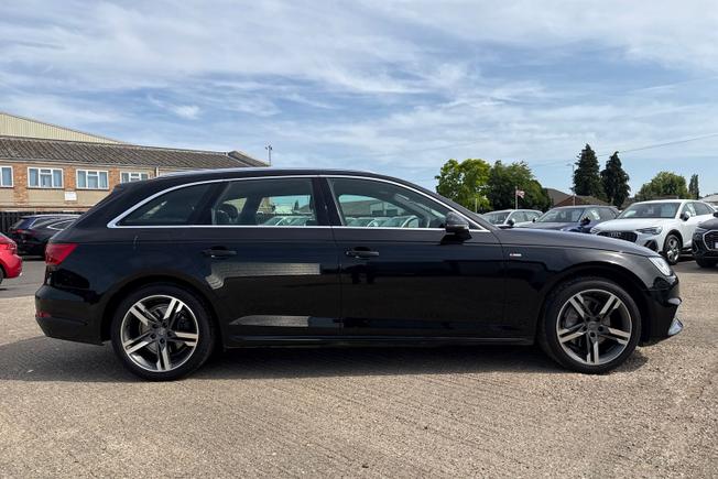 AUDI A4 Avant Photo 30