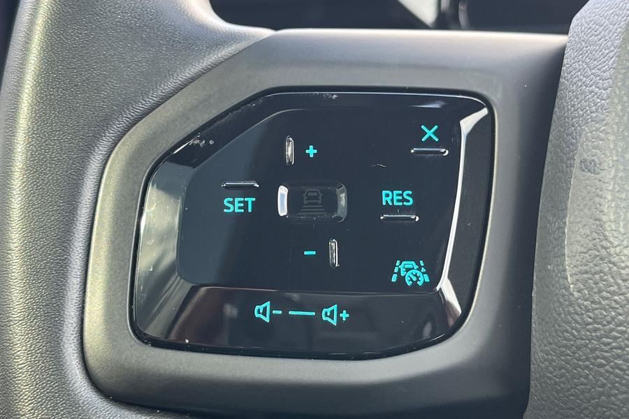 Ford Explorer Photo autoimg-9dbbdd8229932545ce1d09ed1f27ecb73b709c7d.jpg