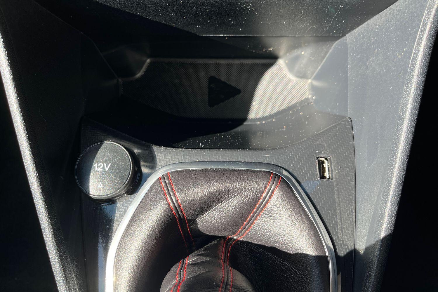 Ford FIESTA Photo 32