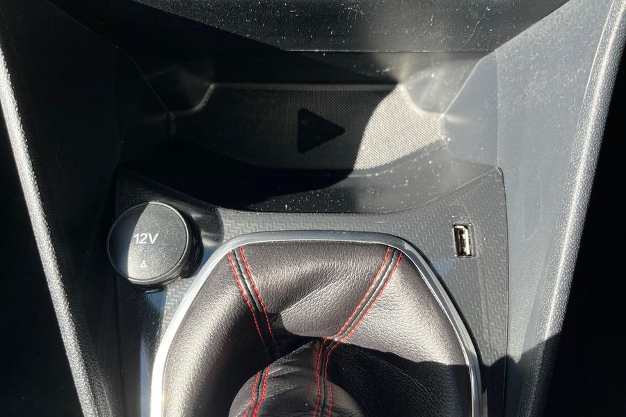 Ford FIESTA Photo autoimg-9dbd2c1160e7cec1aaf85fda24147db3cb3d1fe5.jpg