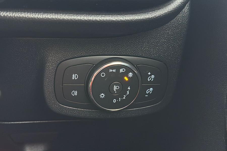 Ford FIESTA Photo autoimg-9dc0bc857daf2008db0a09d2fe6cdeee7b4ed076.jpg